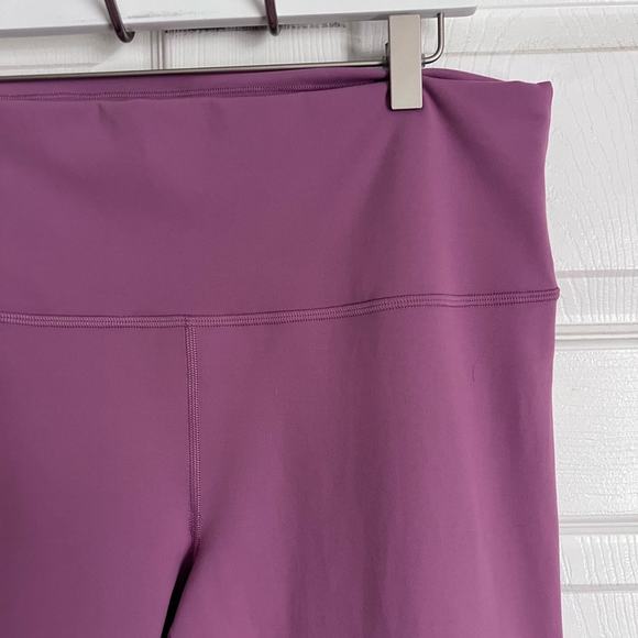 Lululemon Wunder Train High-Rise Crop 23" in Vintage Plum size 14 - Picture 2 of 4